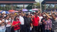 Ketua, dan Sekretaris KGN Sulut Bung Lucky Rumopa dan Bung James Karinda saat melantik Relawan Perempuan Pendukung Ganjar-Mahfud di Mitra