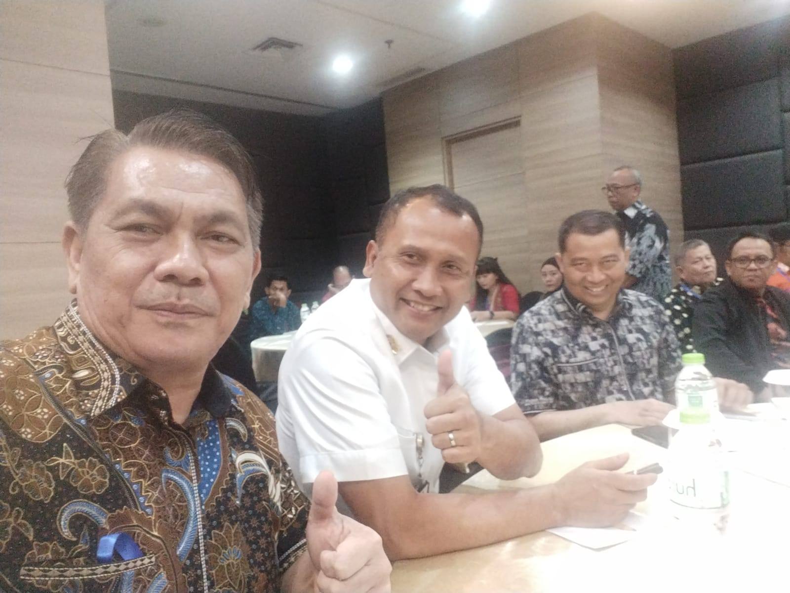 FKPT Ok Ketua FKPT Sulut, Johnny Suak, SE, MSi bersama Deputi Bidang Pencegahan, Perlindungan dan Deradikalisasi BNPT, Mayjen TNI Sudaryanto di Rakernas FKPT 2025
