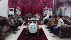 Kepala Badan Nasional Penanggulangan Terorisme (BNPT) Republik Indonesia, Komjen Pol Eddy Hartono, SIK, MH, Senin (23/06/2025), pukul 14.00 Wita tiba di VVIP Bandara Sam Ratulangi Manado disambut Wakil Gubernur Sulut, Dr Johanes Victor Mailangkay bersama Assisten I Setprov Sulut, Denny Mangala.