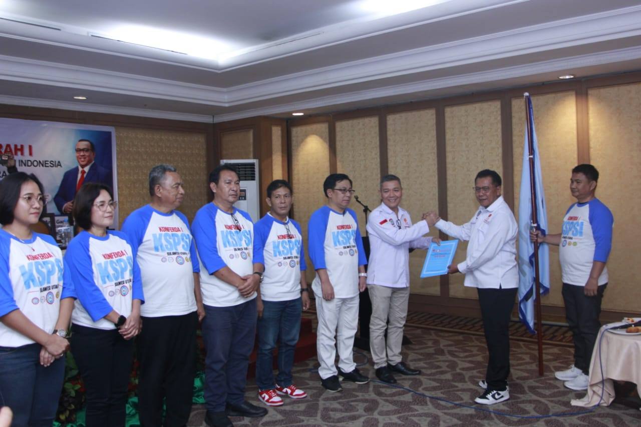 Pengurus DPD KSPSI Sulut saat dilantik di Hotel Granpuri Manado belum lama ini