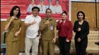 Sekretaris Kesbangpol Manado, Rivo Koloaij saat menerima Pengurus Cabang FSP PPMI Kota Manado