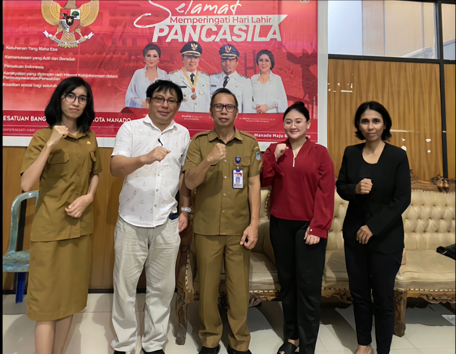 Sekretaris Kesbangpol Manado, Rivo Koloaij saat menerima Pengurus Cabang FSP PPMI Kota Manado