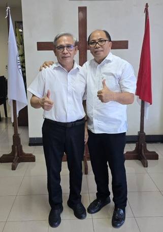 Pdt. Dr. Adolf Katuuk Wenas, M.Teol. dan Pdt Janny Ch Rende, M.Th