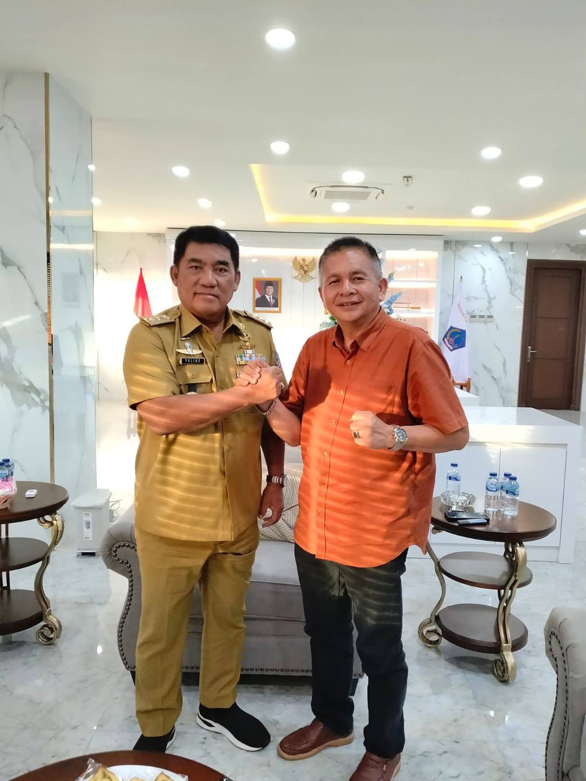 Gubernur Sulut, Yulius Selvanus, SE dan Lucky Ch Sanger