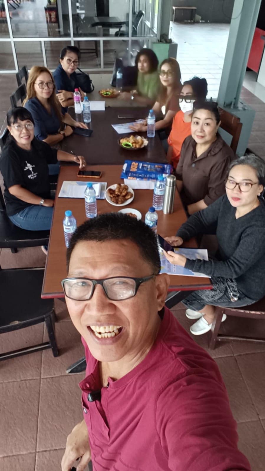 Aswin Rapat Panitia Reuni Akbar SMANLI ke 2 saat menggelar meeting di Godbless Park Manado, belum lama ini