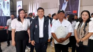 James Karinda SH MH bersama beberapa kader PSI Sulut