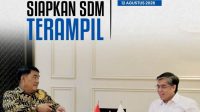 Gubernur Sulut, Yulius Selvanus SE saat menemui Menteri Ketenagakerjaan